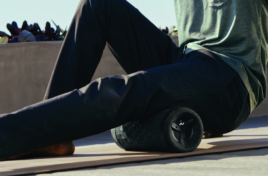 Rolling the glutes on the Vyper while seated